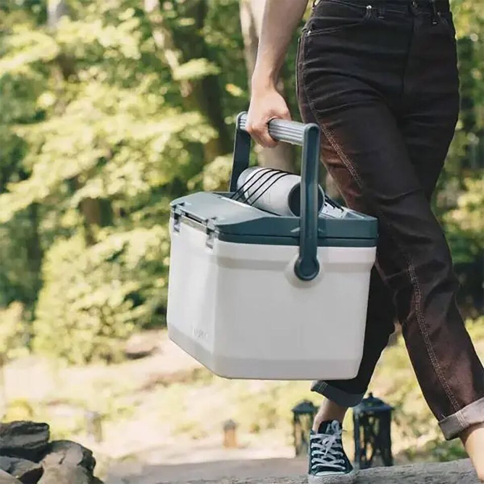 Stanley The Easy-Carry Outdoor Cooler 6.6L Buzluk Beyaz - 6,6 Litre