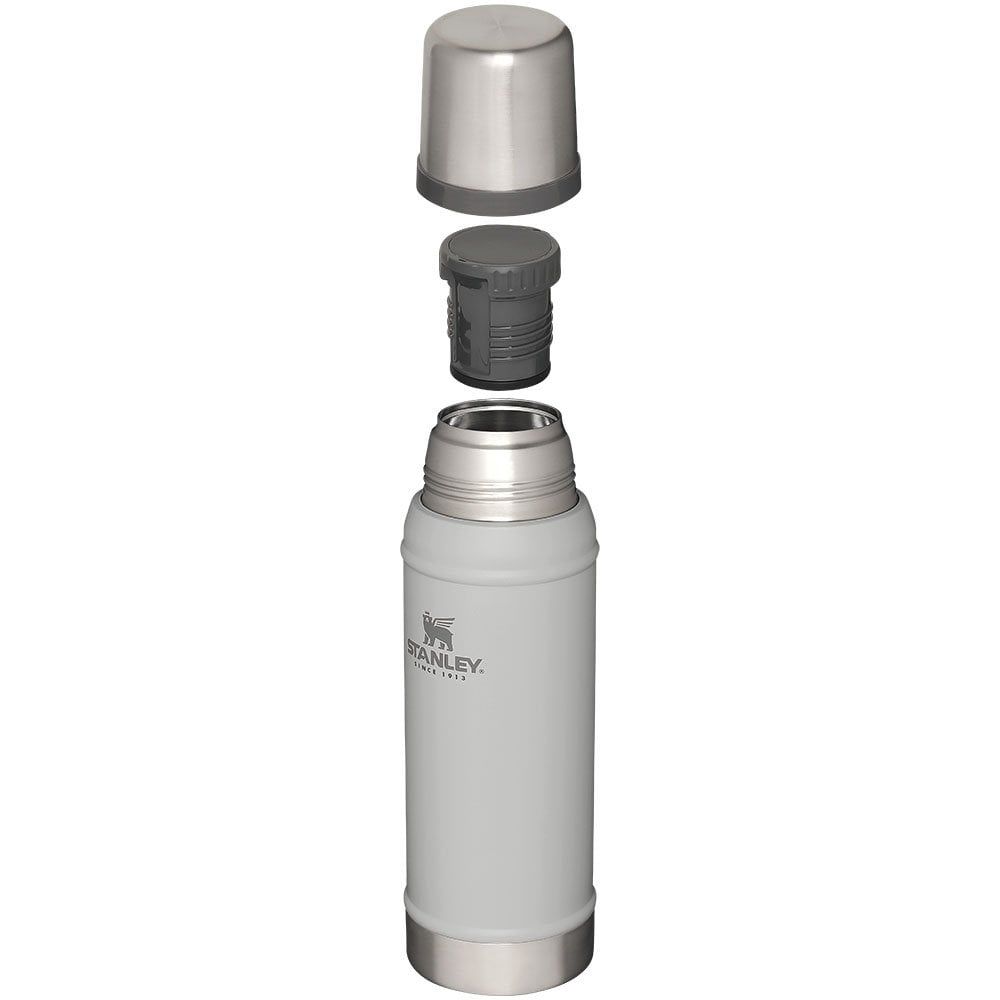 Stanley Klasik Vakumlu Paslanmaz Çelik Termos 0.75 LT Stanley Klasik Vakumlu Paslanmaz Çelik Termos 0.75 LT 0,75 LT - Koyu Beyaz