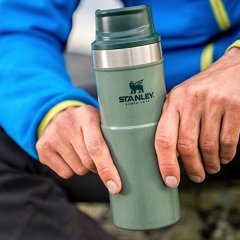 Stanley Klasik Trigger-Action Seyahat Bardağı 0.47 Lt Stanley The Trigger-Action Travel Mug 0.47L / 16oz