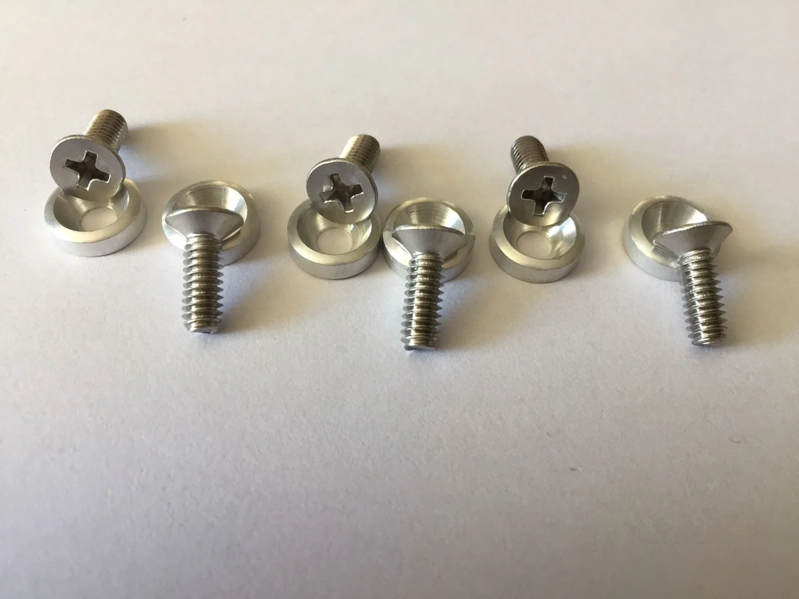 OBRIEN SECTOR CHASSIS SCREWS (AKSE)
